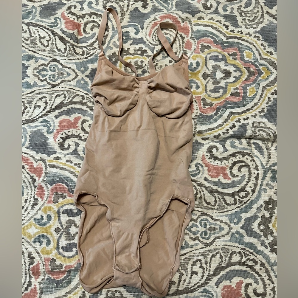 Seamless Sculpt Brief Body Suit size Small/Medium